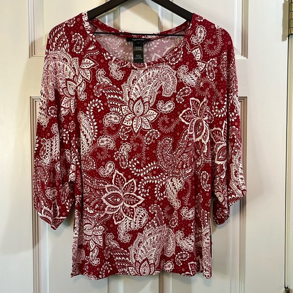 NWT Karen Kane Red & White Stretch Jersey Knit Paisley Printed Blouse - Size XS - Picture 1 of 7